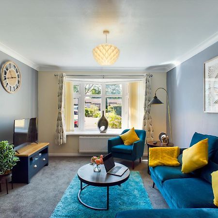 247 Serviced Accommodation In Telford- 3Br House エクステリア 写真